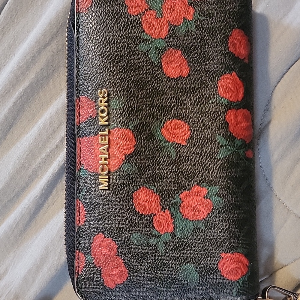 Michael kors wallet
